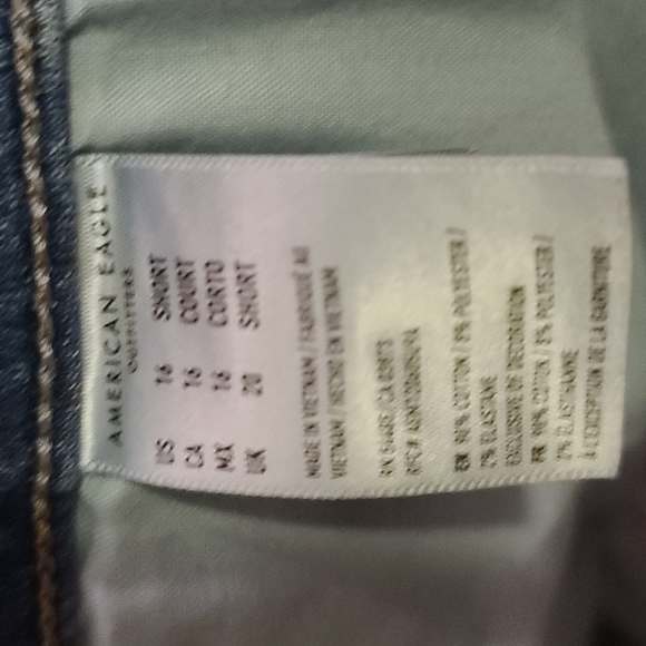16 Short American Eagle Curvy Super Hi Rise Jegging Artist's Crop, Distressed - Picture 7 of 7